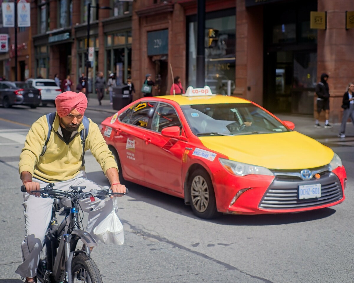 Taxi and Cyclist