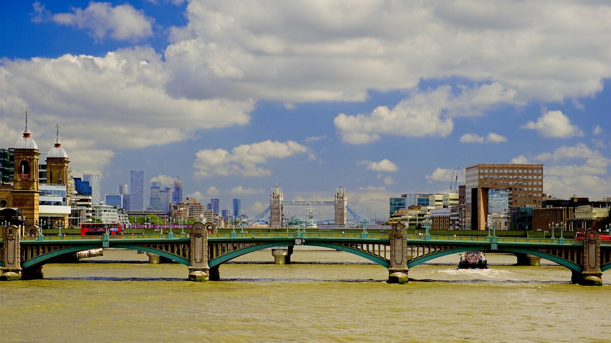 Bridges in London