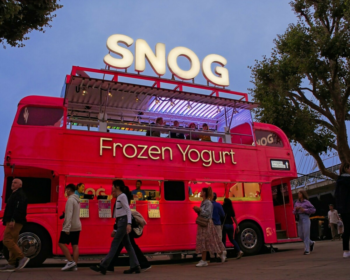 Snog Bus