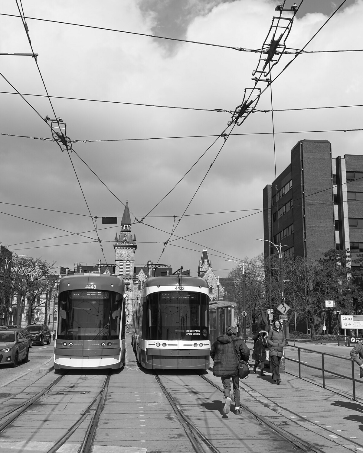 Dash to the streetcar